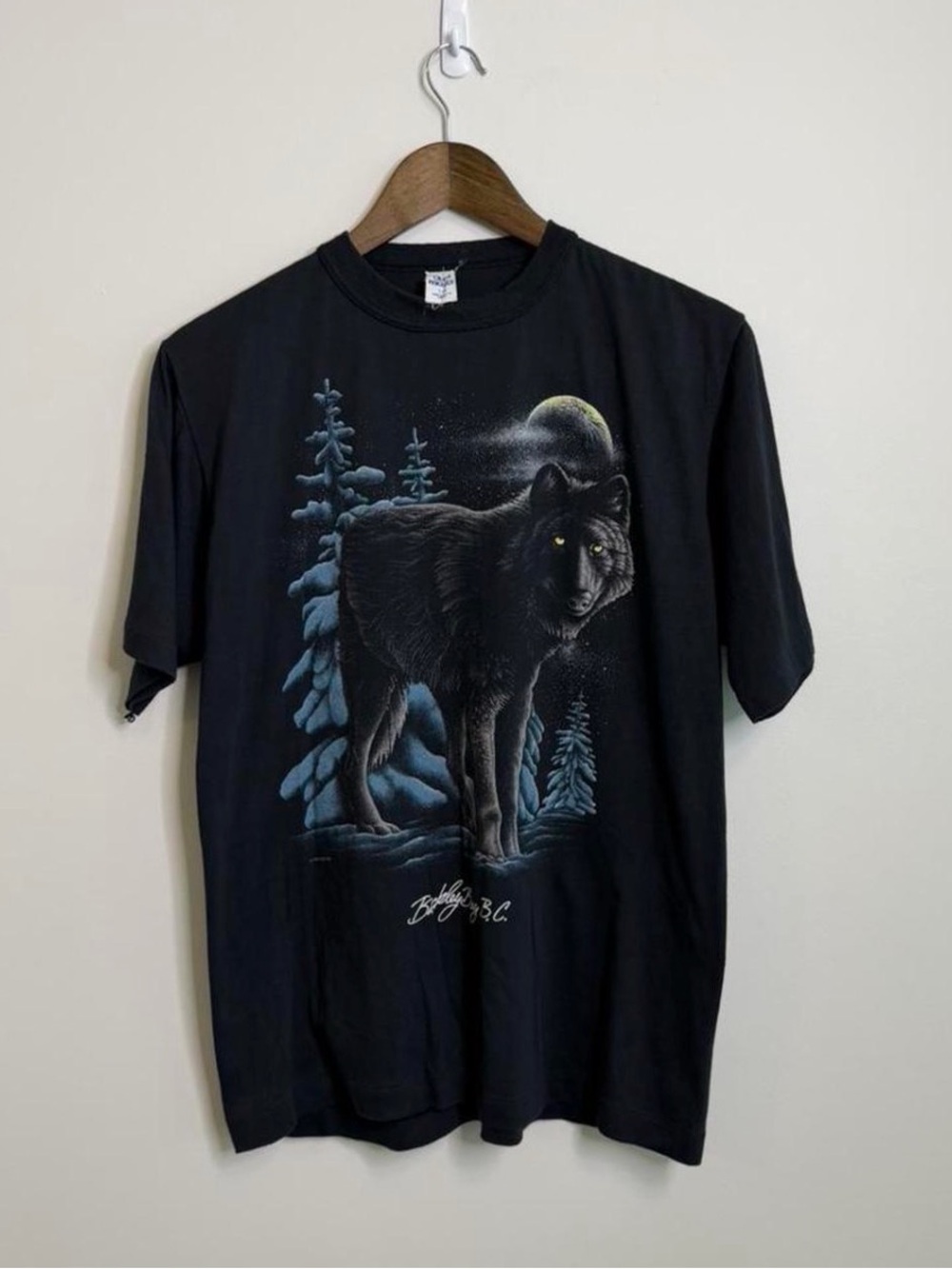 Vintage 1990 Single Stitch Naturecore Wolf Graphic T-Shirt Made in Canada